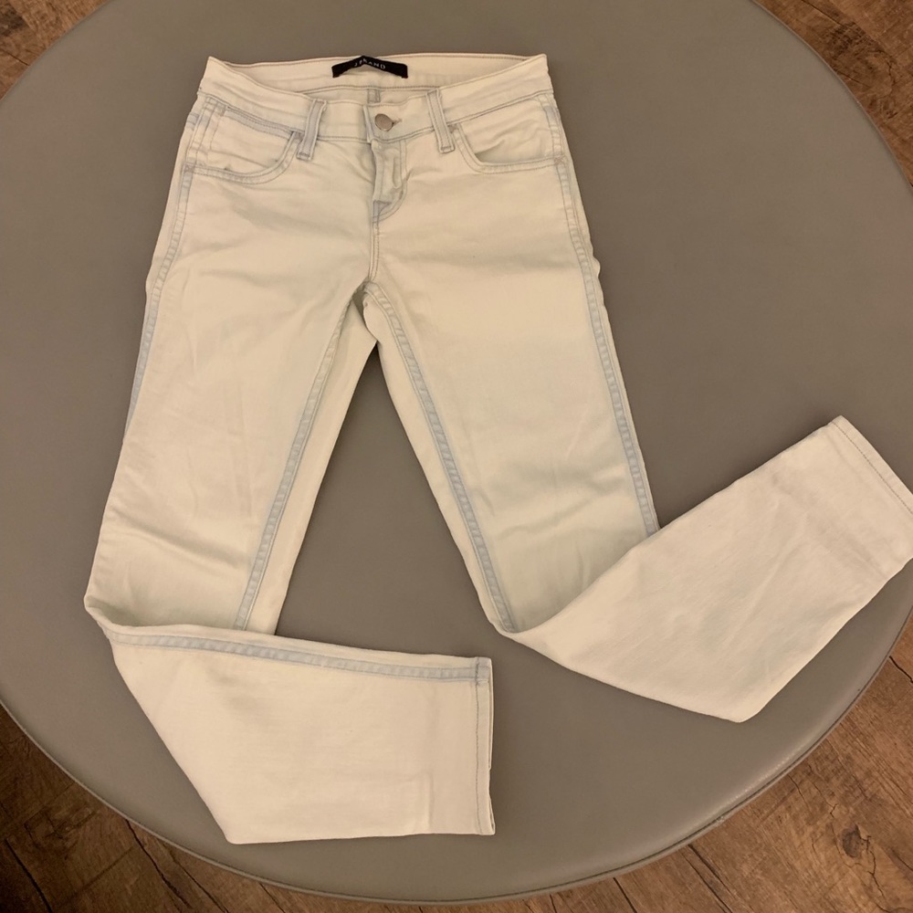 J Brand // Size 24 // Cigarette Leg
